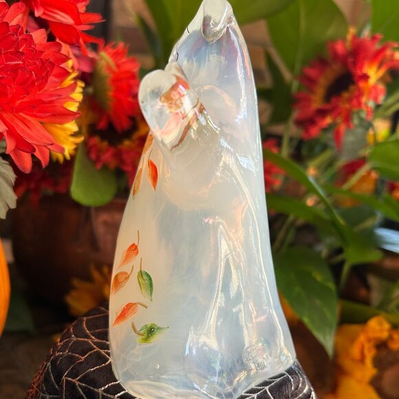 MINT 2005 Fenton Art Glass Halloween Ghost, Signed by J. Cutshaw - Picture 4 of 13